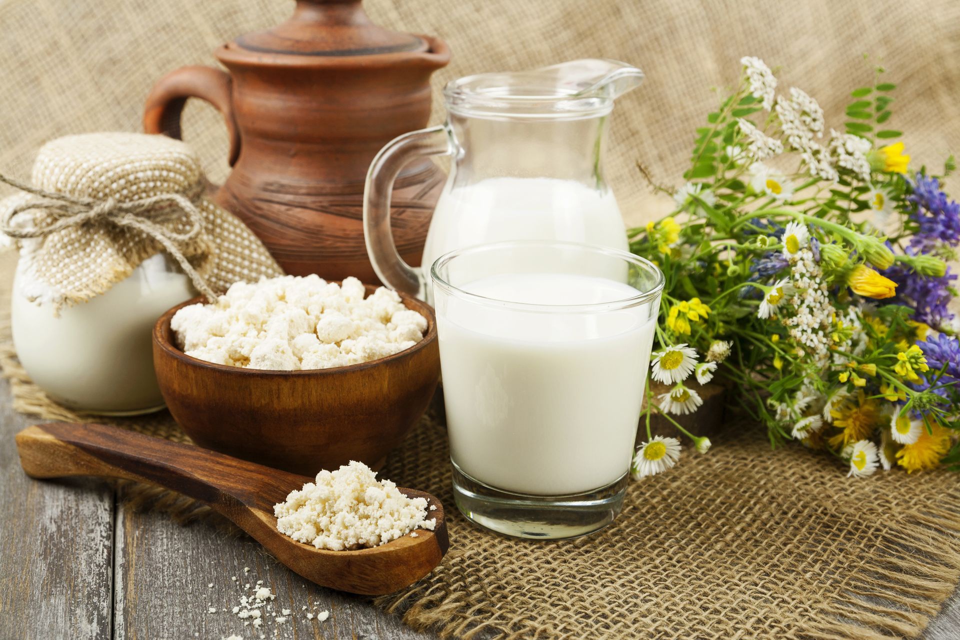 Молочные продукты цветы